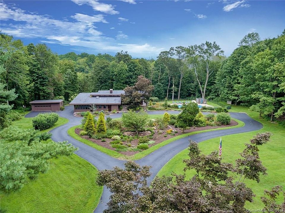 17 Dahlia Ln, Redding, CT 06896 | Zillow