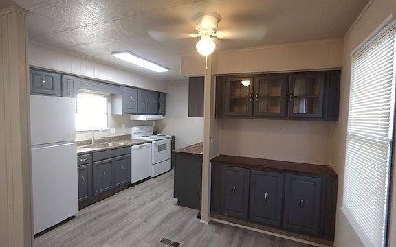5th image of 1026 Brazos Dr