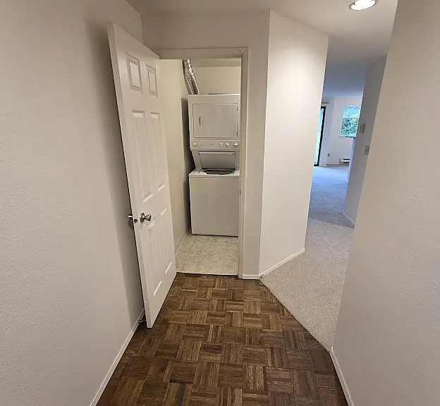 Entry, washer & dryer