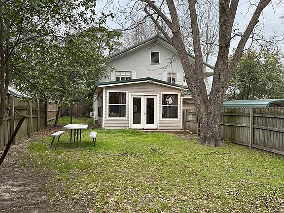 2nd image of 305 Wigley St