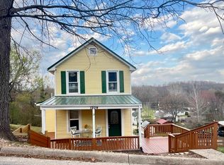 1204 3rd St, Waynesboro, VA 22980