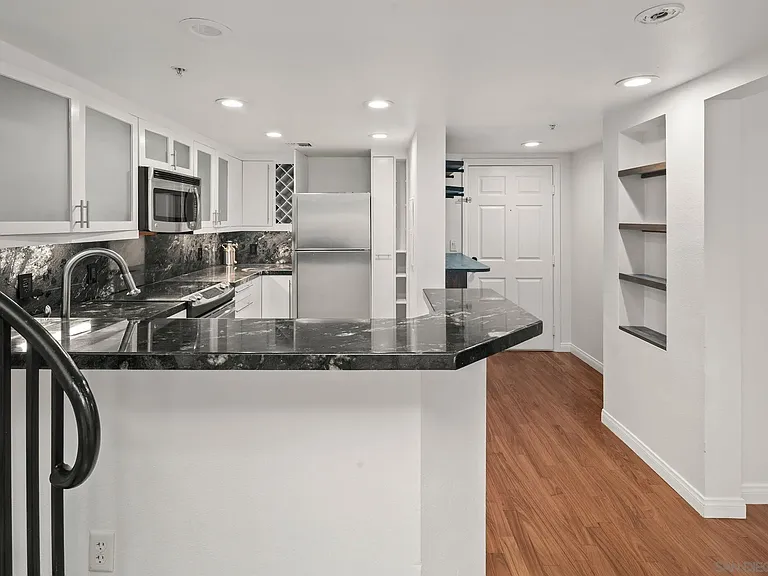 2400 5th Ave #438 — Photo 10