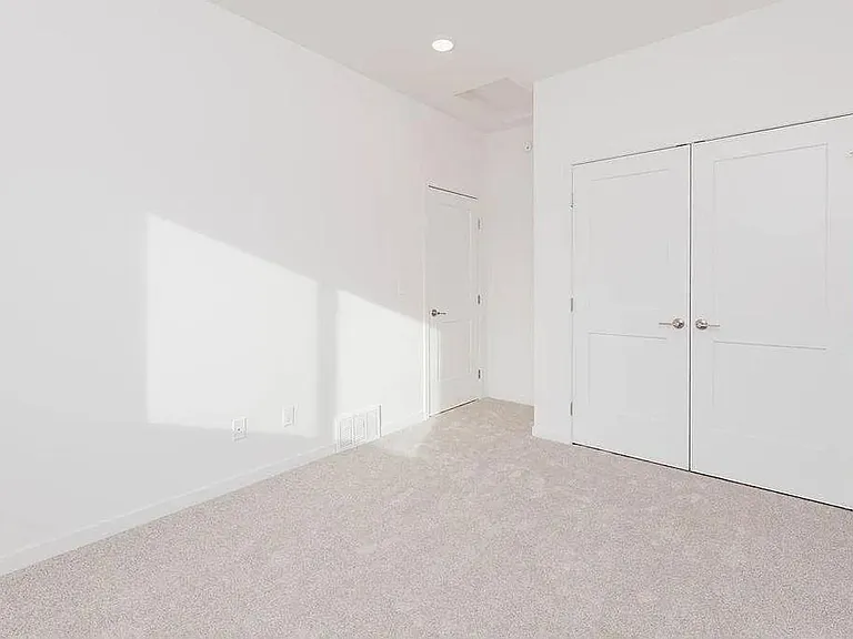 1521 Keystone Cir NE — Photo 12
