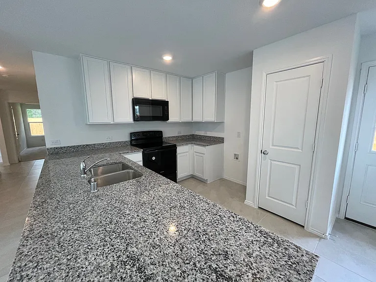 214 Harvest St — Photo 5