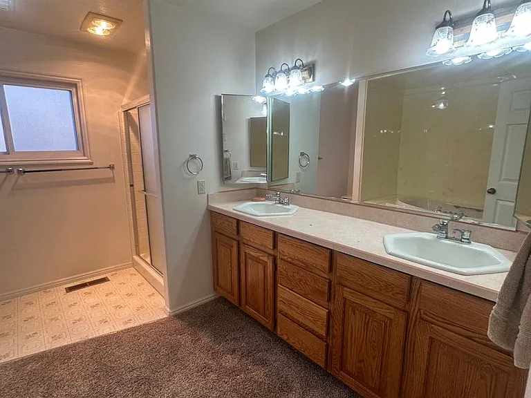 2268 S 2350 E — Photo 9