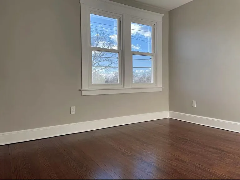 39 Hurlburt St #2 — Photo 5
