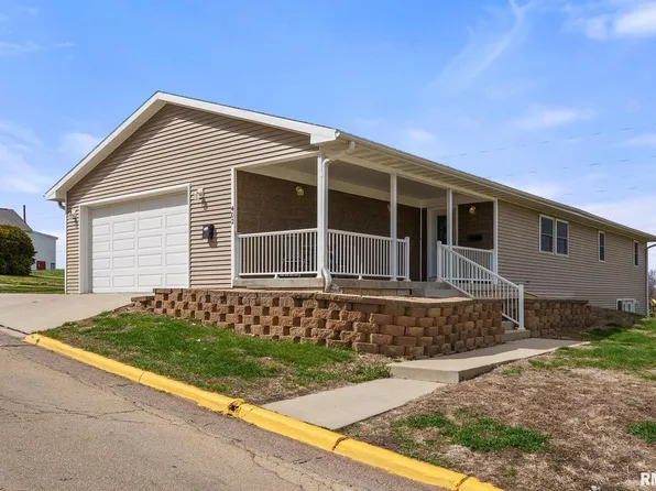 400 W Grove St #402-W, Maquoketa, IA 52060