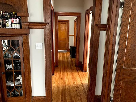 5th image of 956 Ashland Ave