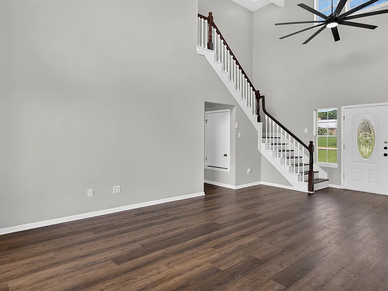 1810 Mesa Oaks Cir — Photo 11