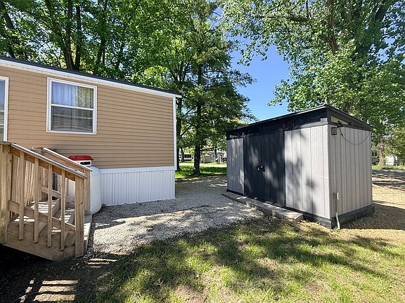 4th image of 25 Four Woodhaven Lcks