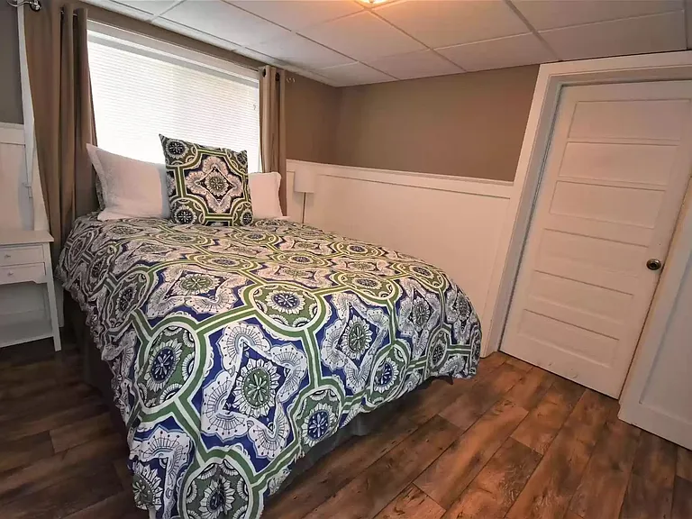2621 E Edwards Row — Photo 15