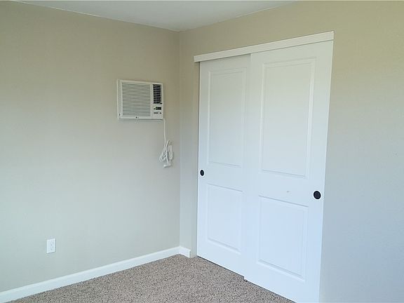 3rd image of 106 Pioneer Ave SE