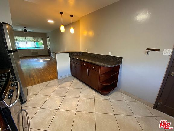 5th image of 12157 Chandler Blvd
