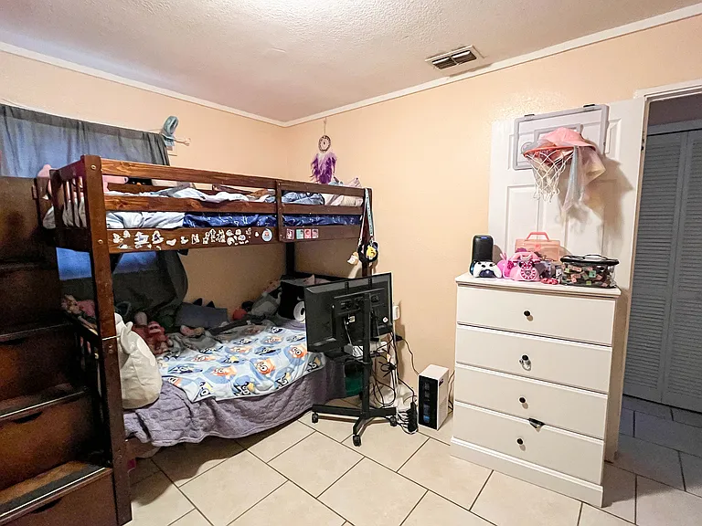 523 Wager Ave — Photo 12