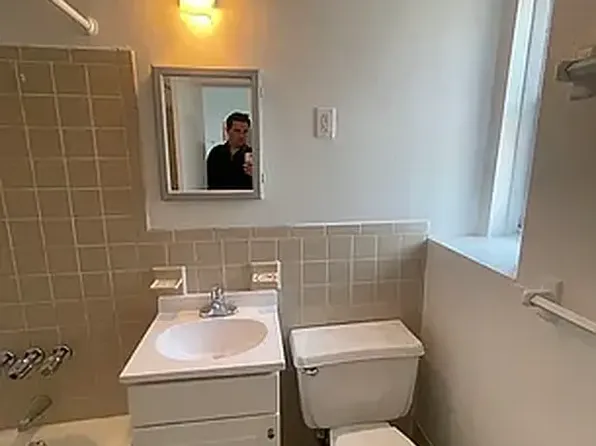 725 11th Avenue image 10 of 13