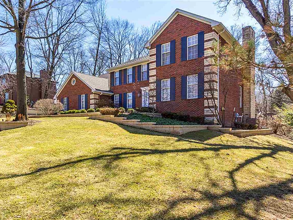 1st image of 28 Wildwood Dr