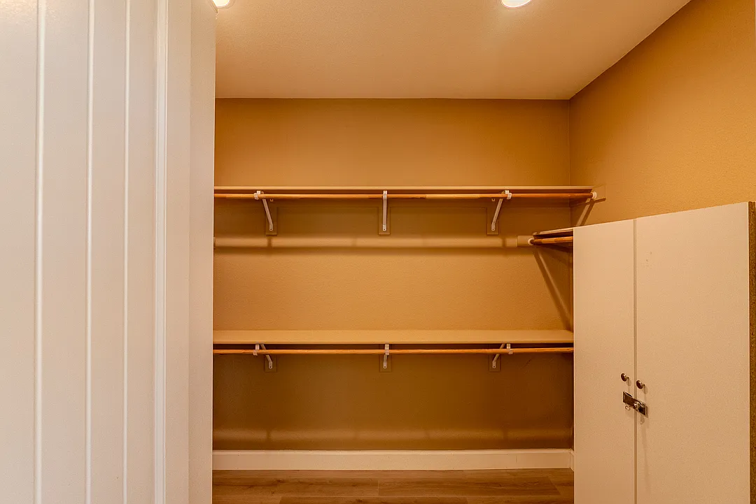 6 bed, 3.5 bath, 4000 sqft, $6,000 — Photo 4