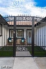 5th image of 3991 Emerson Ave