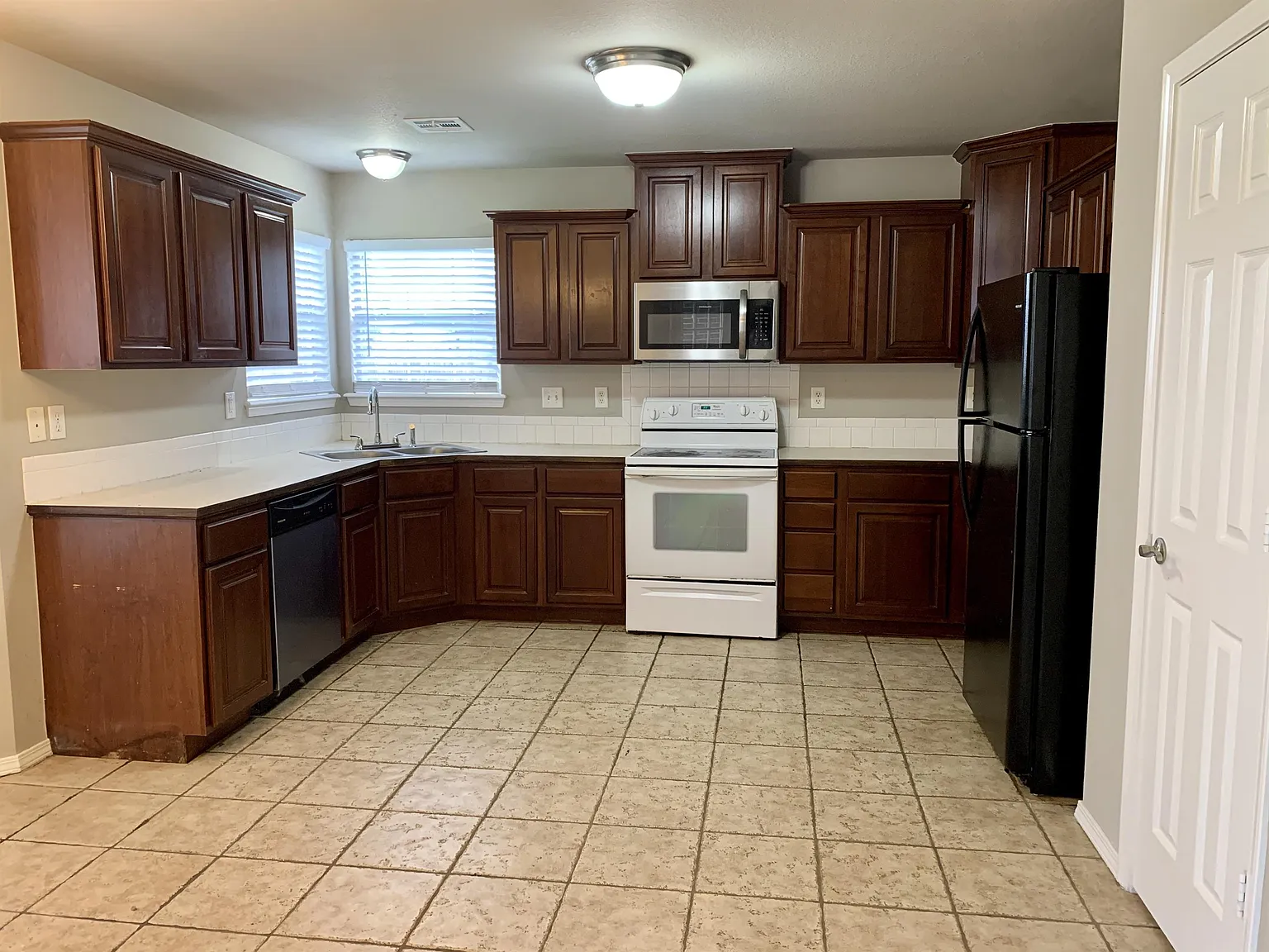 2313 SW 17th St - 1 — Photo 4