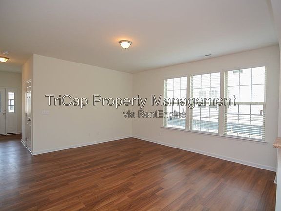 5th image of 1245 Garden Stone Dr
