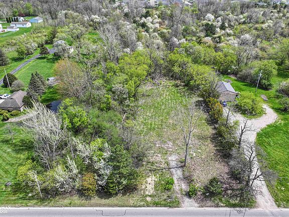 2nd image of 3353 S Center Rd