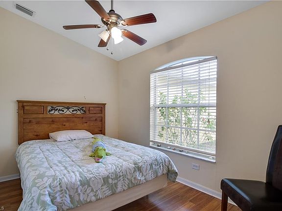 4th image of 707 Thompson Ave