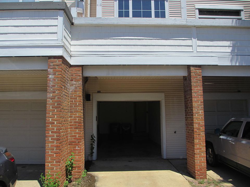 1st image of 44224 Mossy Brook Sq