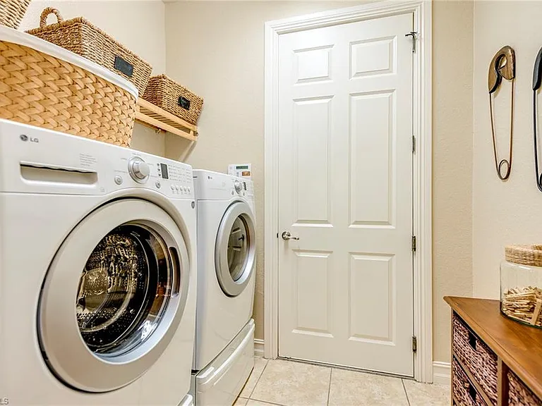 9161 Chula Vista St #135-2 — Photo 23