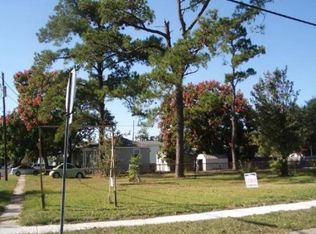 221 Riess Pl, Chalmette, LA 70043