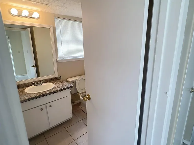 6518 S Briar Bayou Dr — Photo 16