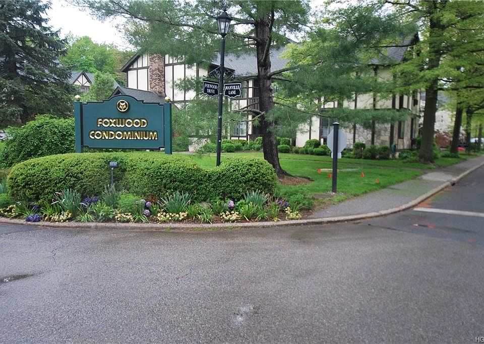 1st image of 13 Foxwood Dr #1