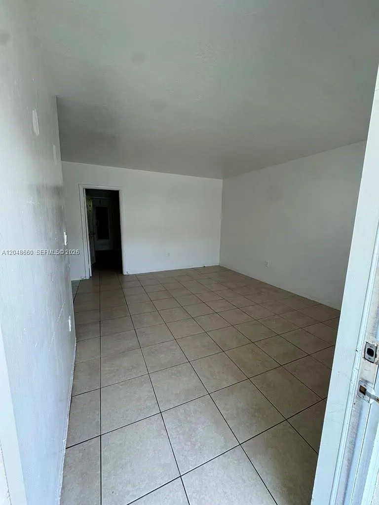 Fulford Heights — Photo 4