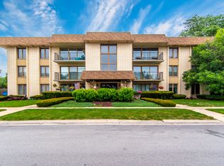 4714 W 106th St APT 3B, Oak Lawn, IL 60453