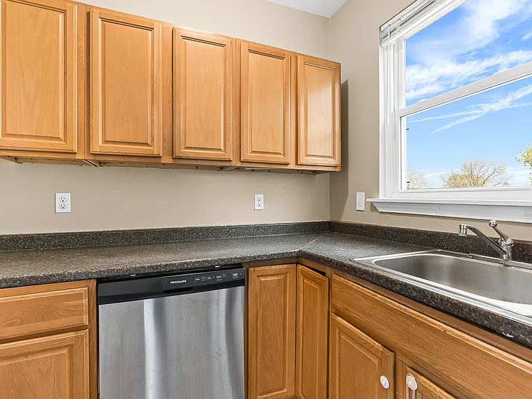 18 Saint Clair St #3 — Photo 8