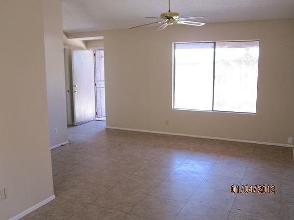 1st image of 2402 W Hazelwood St APT 3