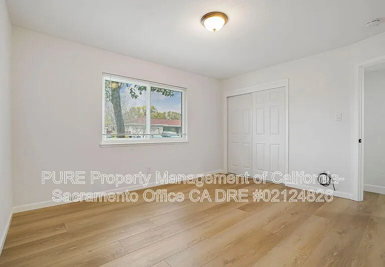 5939 Gloria Dr — Photo 15
