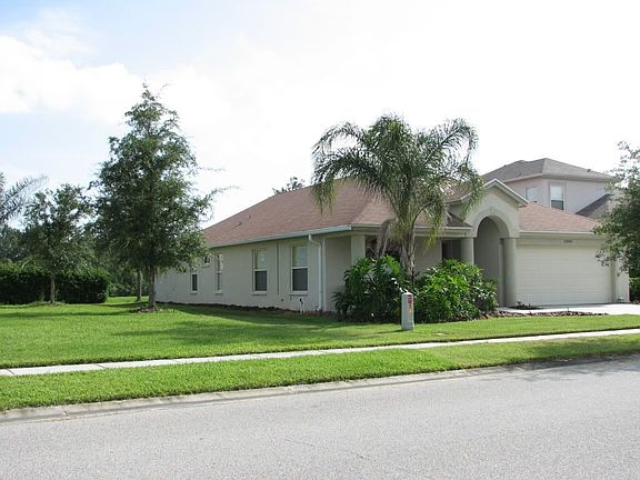 3rd image of 27444 Edenfield Dr