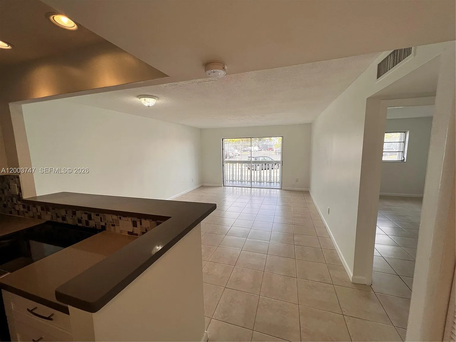 Ola Condo — Photo 3