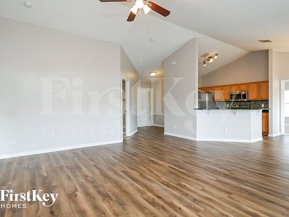 4th image of 1620 Pompano Way