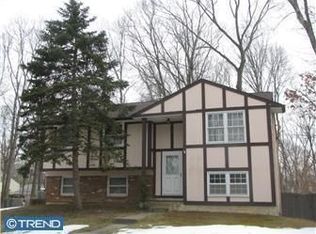 47 White Birch Rd, Turnersville, NJ 08012