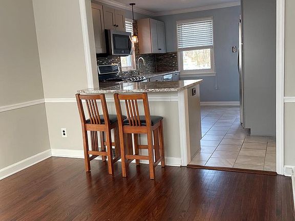 5th image of 119 Rockwood Dr