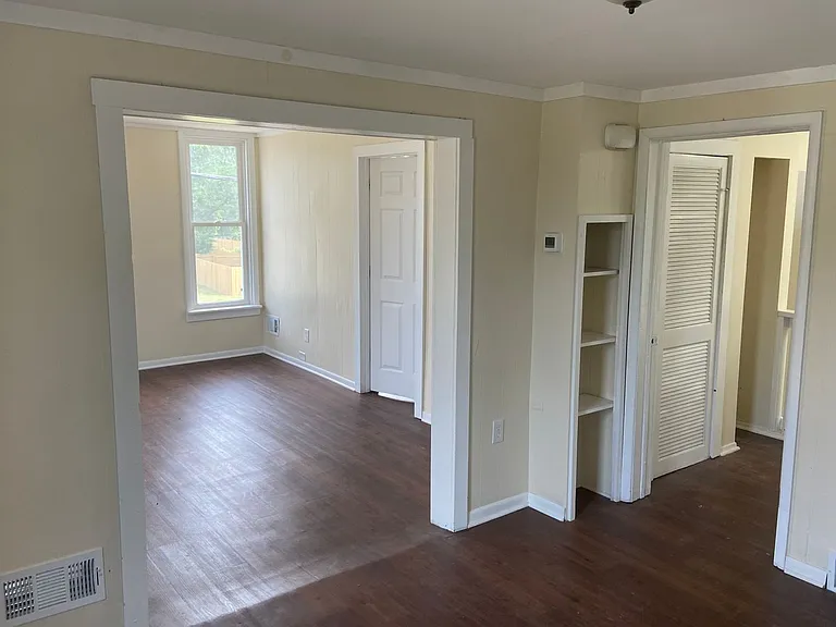 487 W Grand Ave — Photo 7