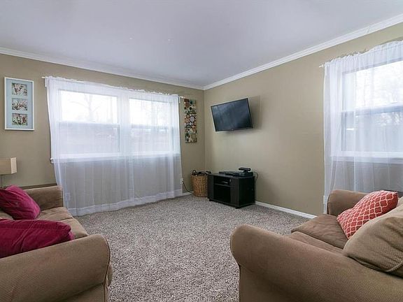 4th image of 2608 W Berkshire Dr