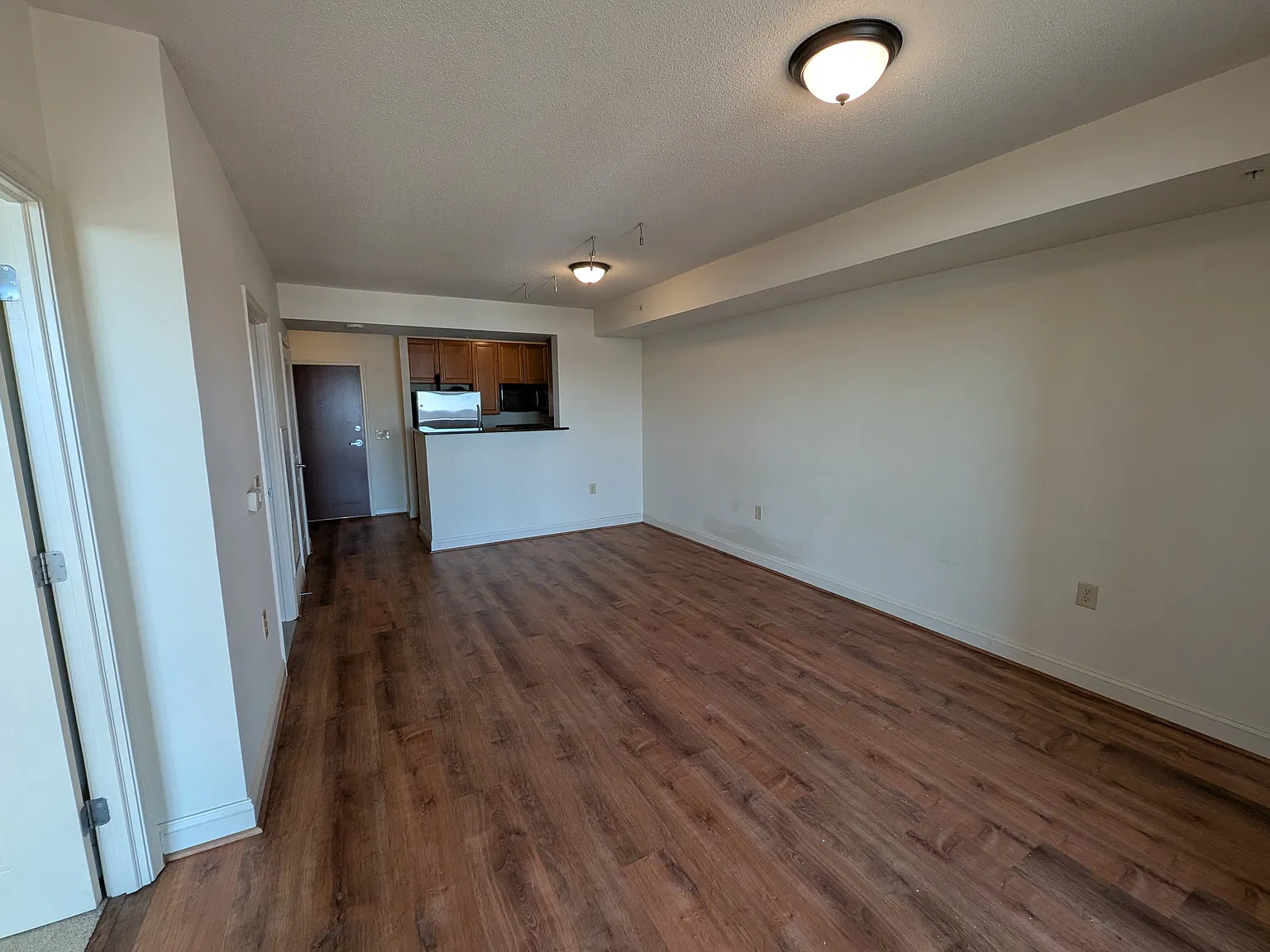 1 bed, 664 sqft, $2,200 — Photo 3