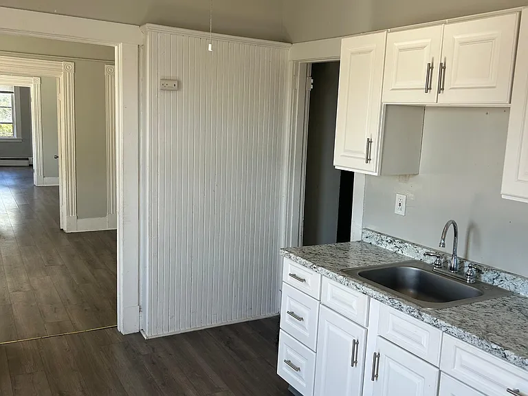 18 S Whitney St #2N — Photo 5
