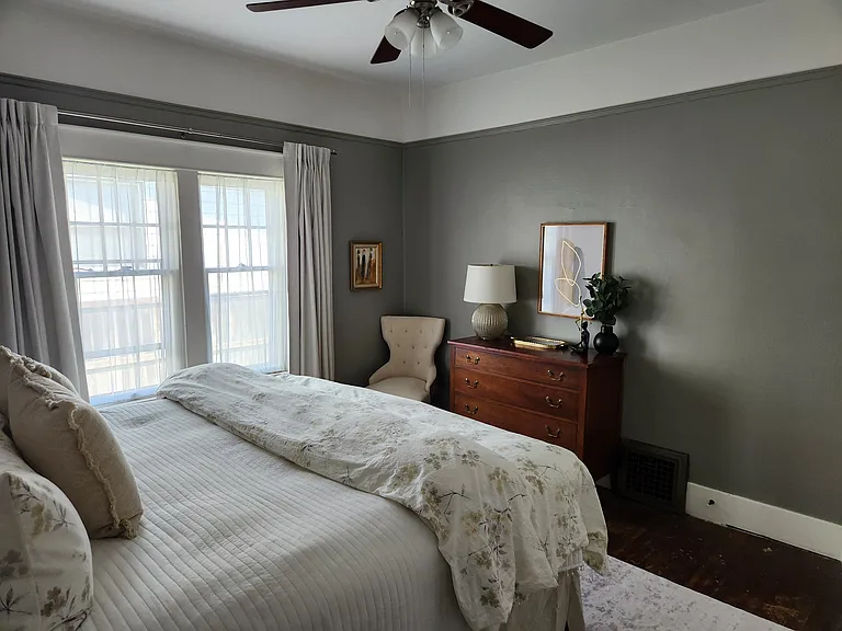 1315 W Hays St — Photo 22