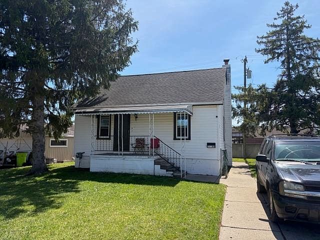 1st image of 21186 Woodward St
