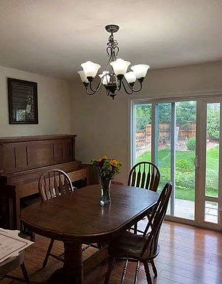 1226 Dewey Dr — Photo 2