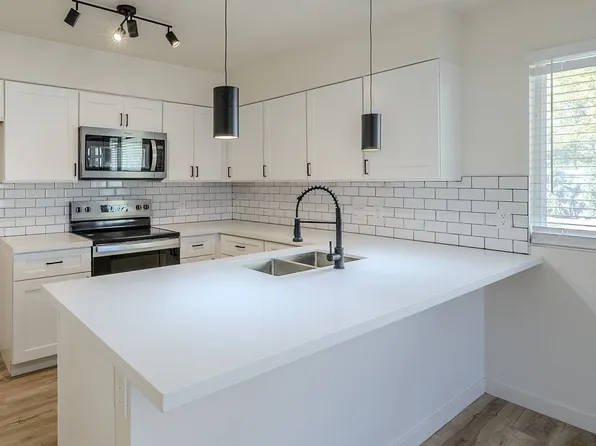 4720 E Belleview St, Phoenix, AZ 85008