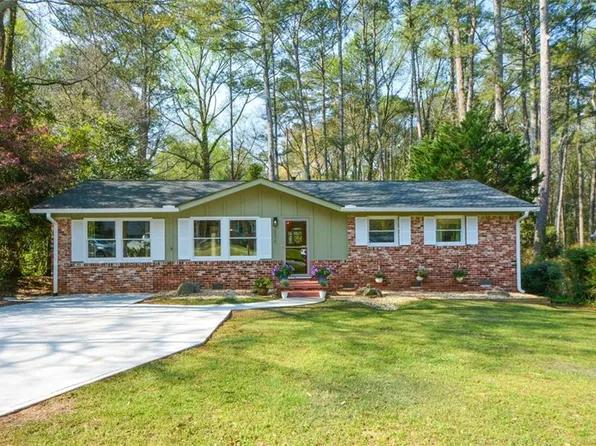 2899 Fantasy Ln, Decatur, GA 30033